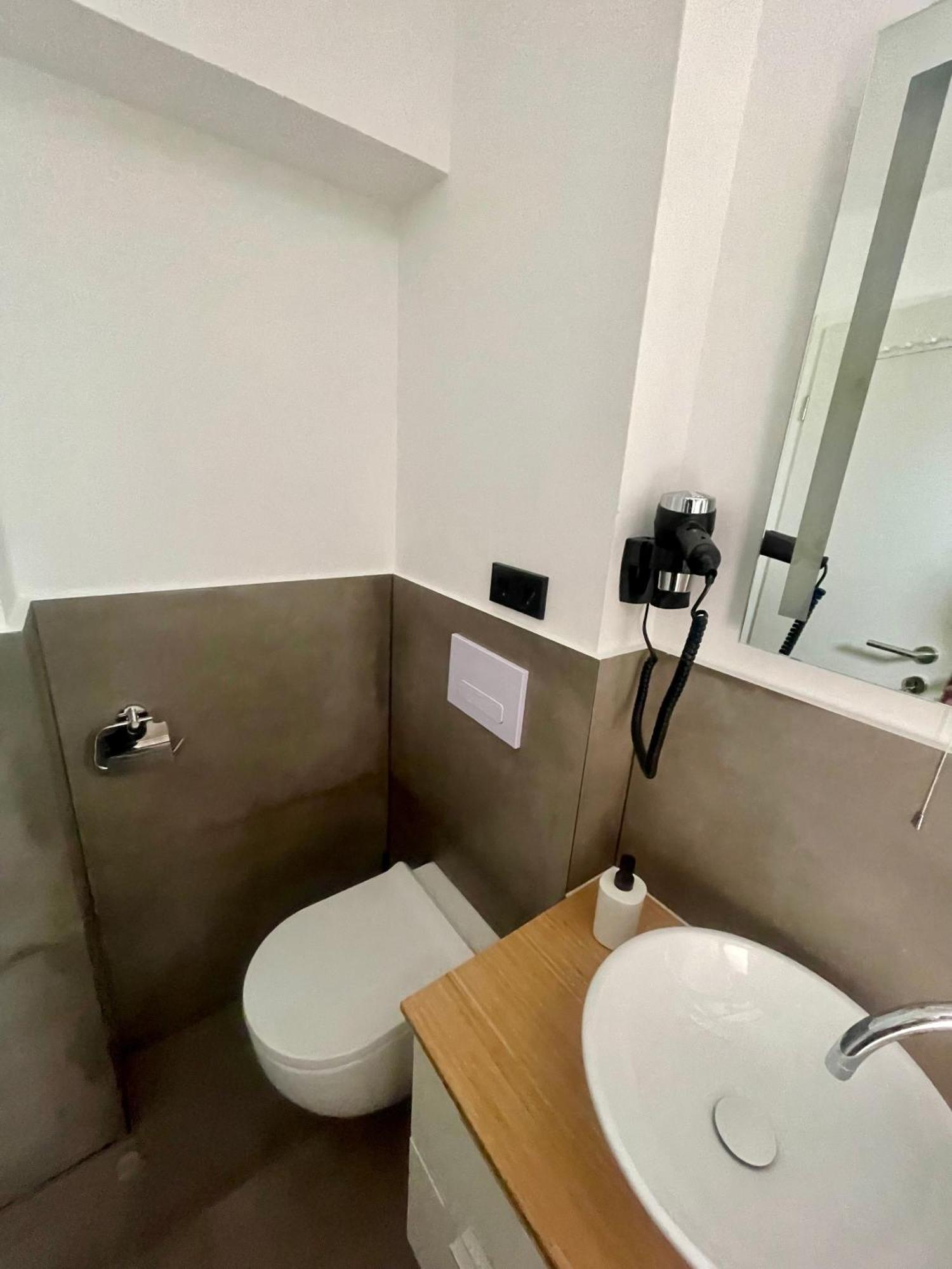 Enna Apartment C Perfect Location เมดูลิน ภายนอก รูปภาพ
