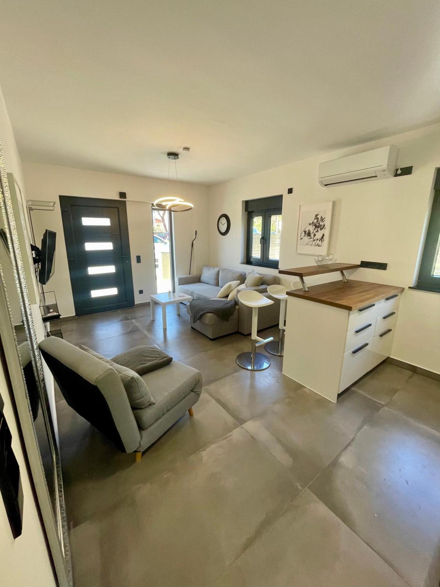 Enna Apartment C Perfect Location เมดูลิน ภายนอก รูปภาพ